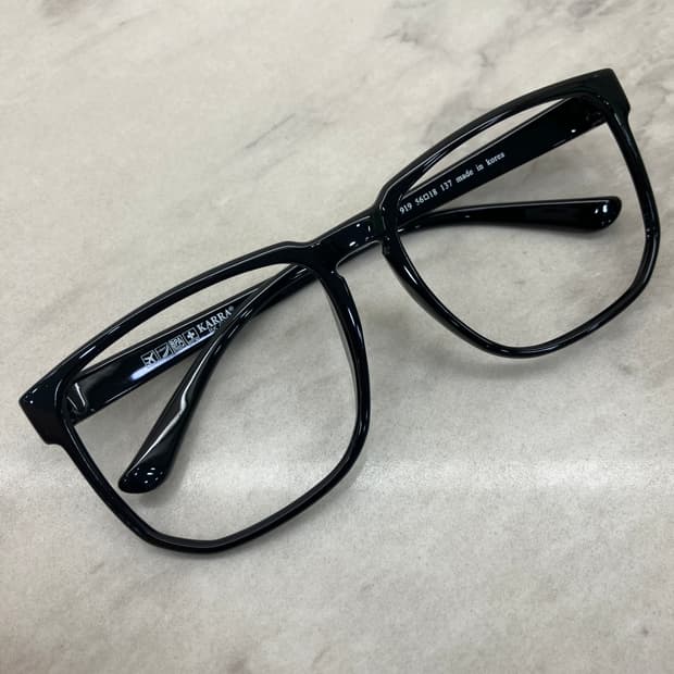 카라 KARRA 블랙 와이드 스퀘어 빅 뿔테 안경
