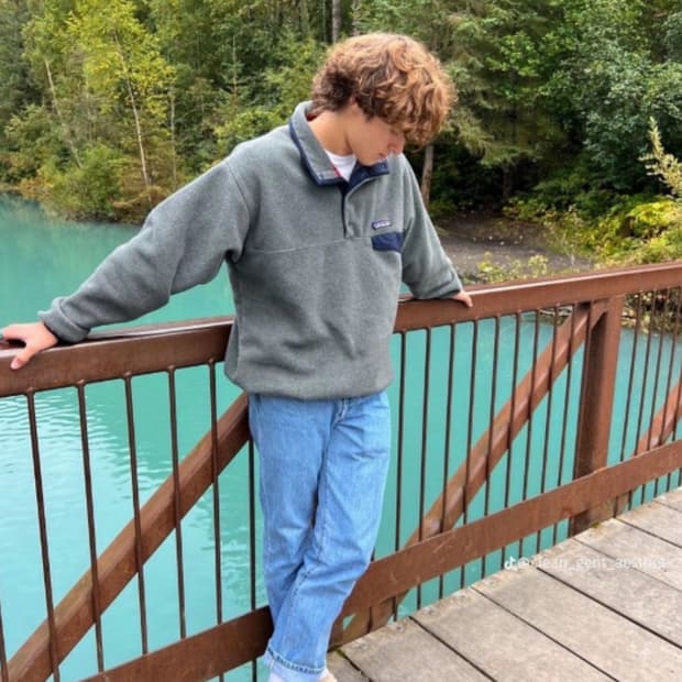 파타고니아 신칠라 그레이