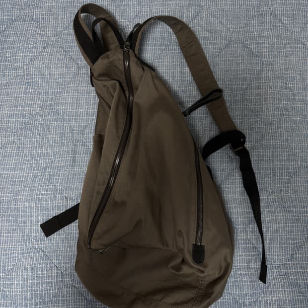 해칭룸 더플백 머드 