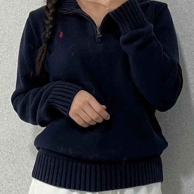 폴로 반집업 니트