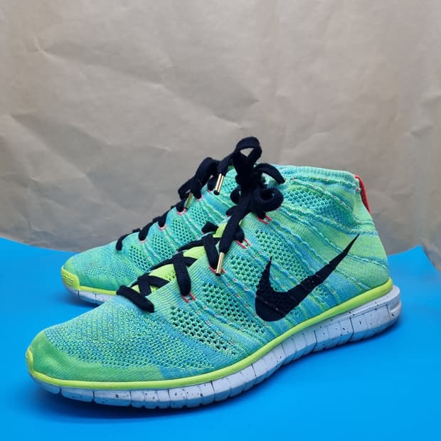 나이키 플라이니트 추카 미드280