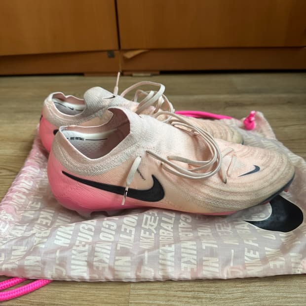 나이키 팬텀 gx2엘리트 축구화 285mm