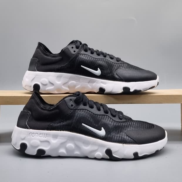 나이키 리뉴 루센트 운동화220