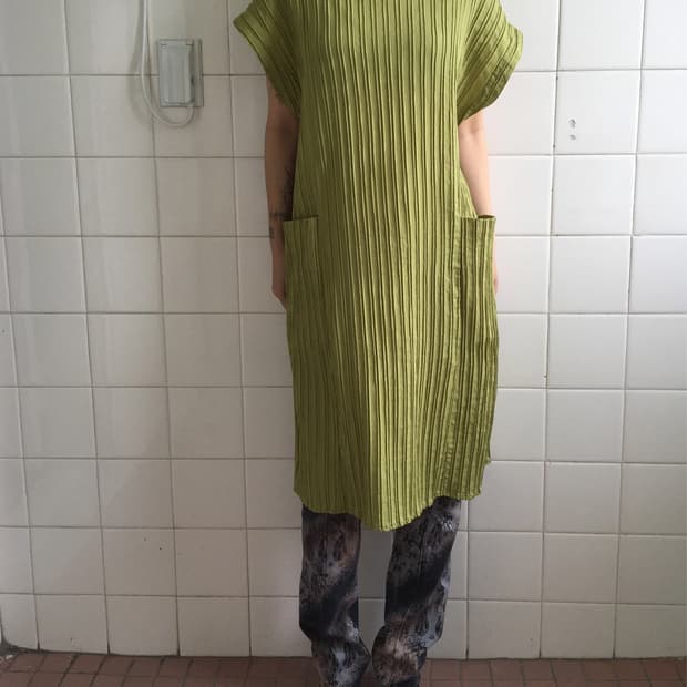 Pocket pleats point onepiece