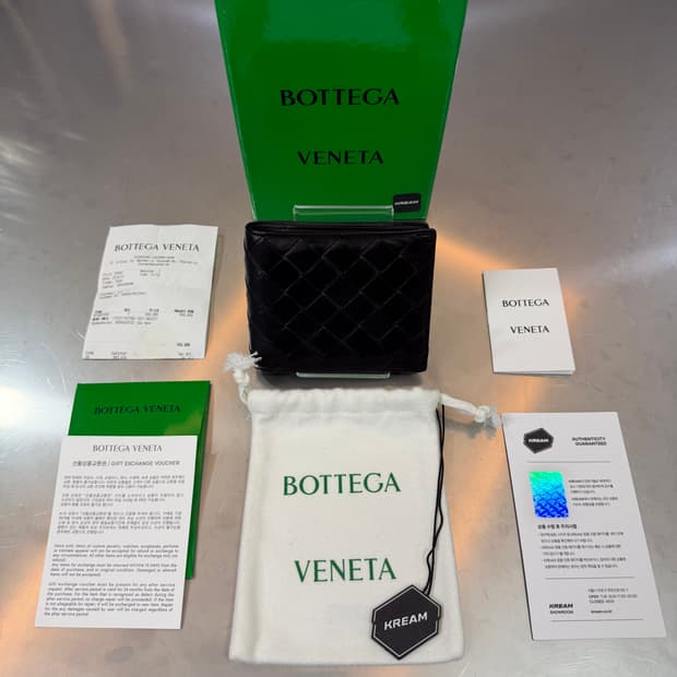 [리오브] 보테가베네타 인트레치아토 레더 반지갑