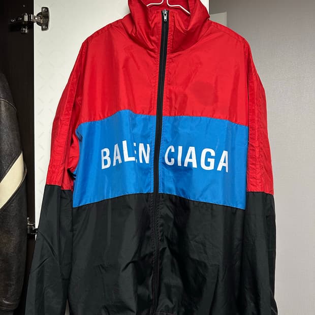 발렌시아가 컬러블록 바람막이 L