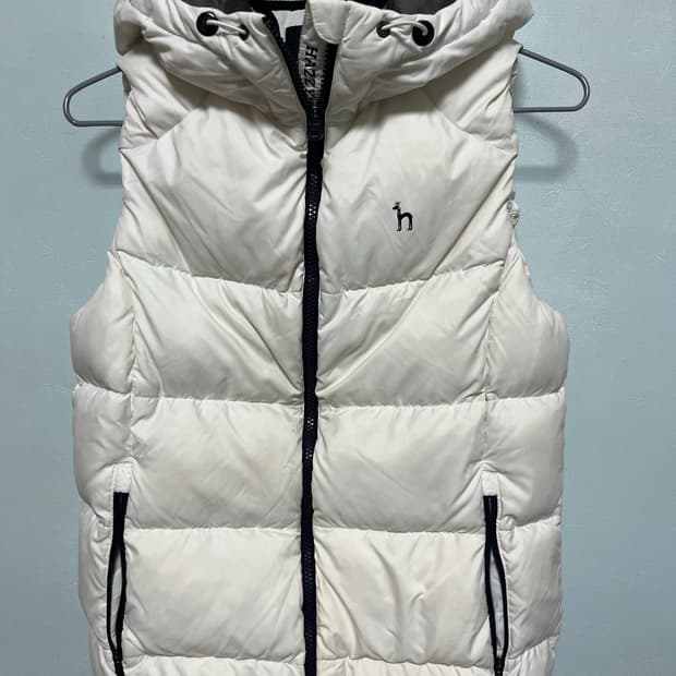 헤지스  골프 여성 화이트 패딩 조끼