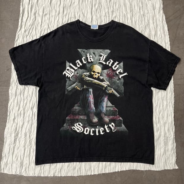 HANES t-shirt