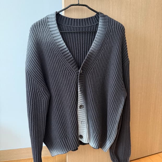 아더에러 글로우 가디건 차콜