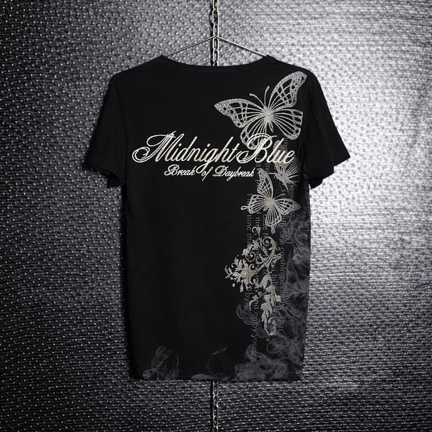 Clash ahead 레터링 탑