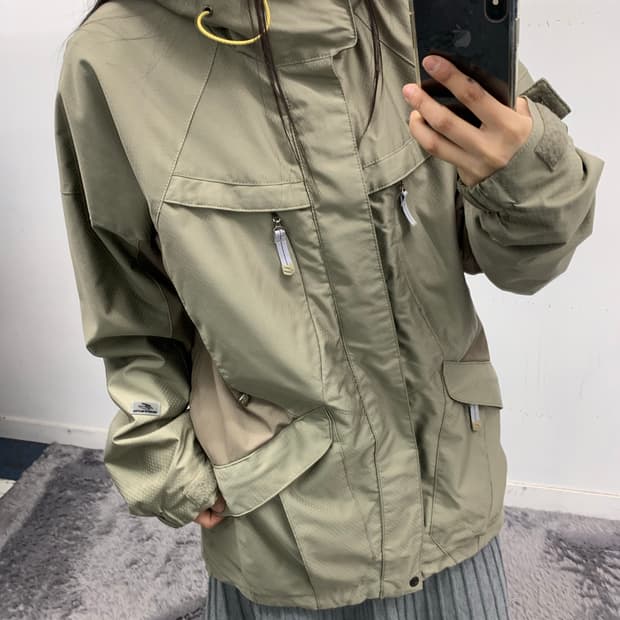 Estivo jp by Goldwin 절개 스키파카