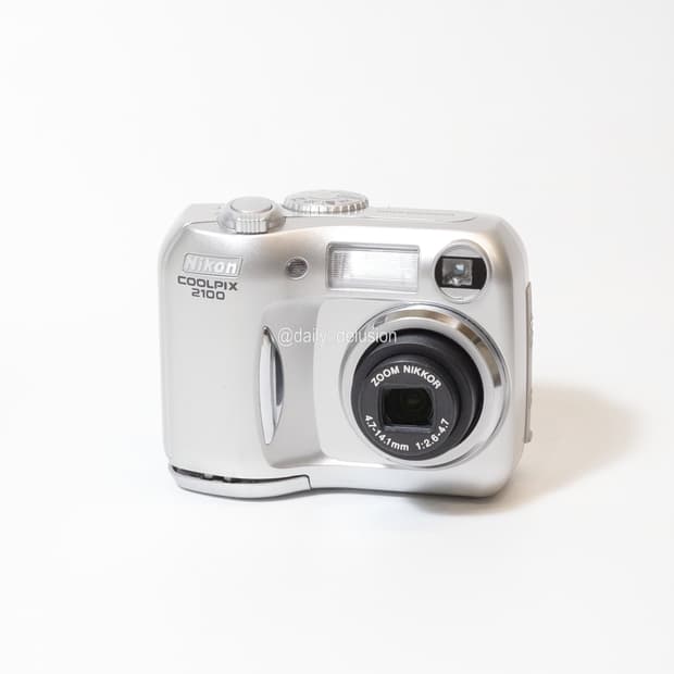 니콘 쿨픽스 2100