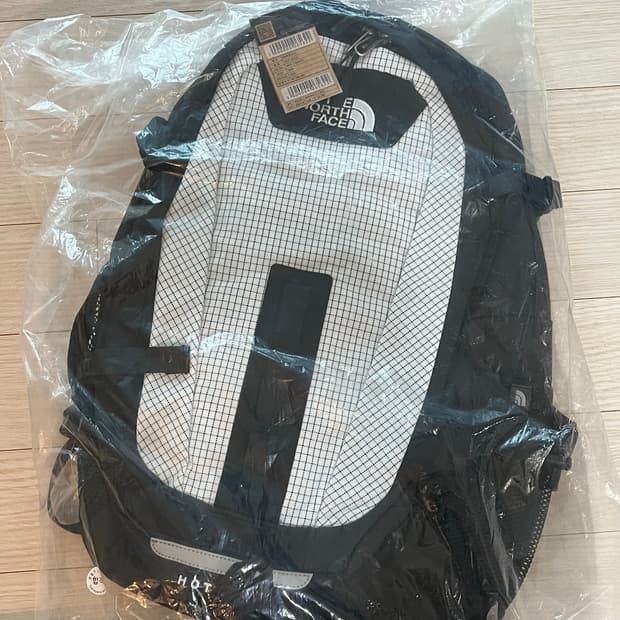 노스페이스 핫샷 화이트