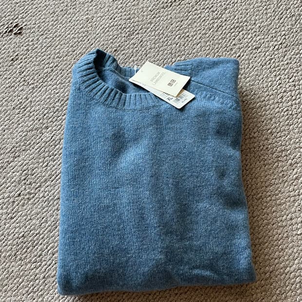 [XL] 유니클로 램스울크루넥스웨터 니트 63blue 색상 판매합니다