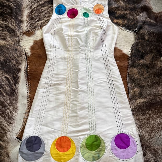 circle appliqué stitch white silk dress