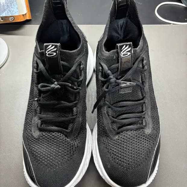 언더아머 커리8 농구화 265mm