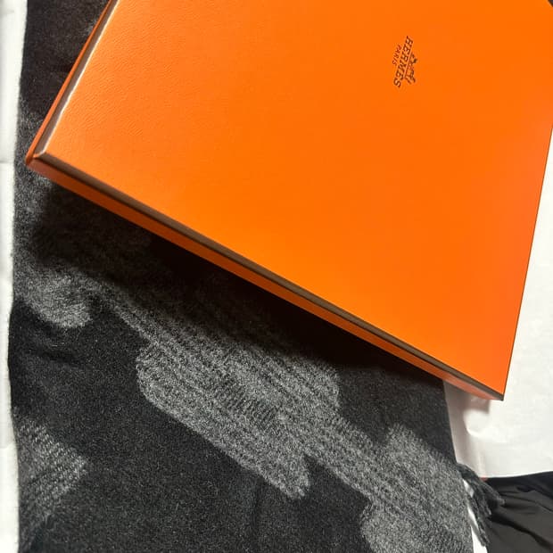 HERMES Carre en Boucles 남성 머플러