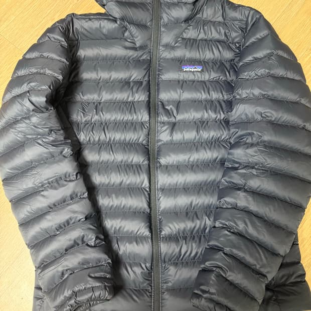 파타고니아 다운 스웨터 경량 패딩 블랙 M