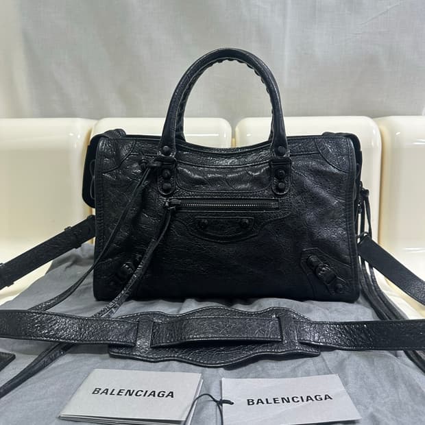 [A+ 정품] 발렌시아가 시티 모터백 스몰 블랙