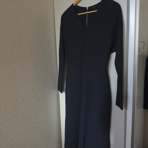 COS 코스 롱 슬리브 드레스