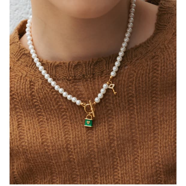 빈티지헐리우드 포르테 러브락 레드 진주 목걸이 수지착용