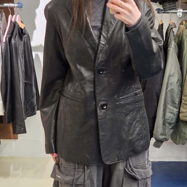 vtg Lambskin 투버튼 레더 블레이저