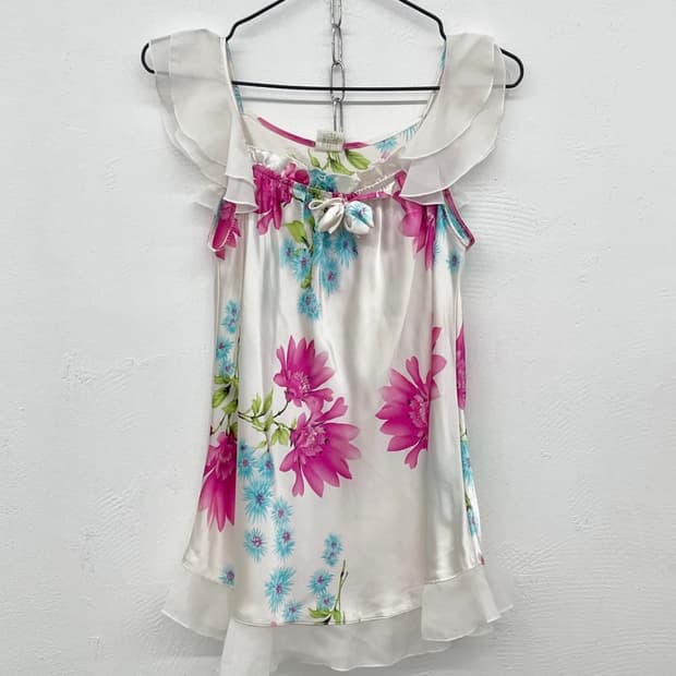 새틴 플라워 프릴 슬립