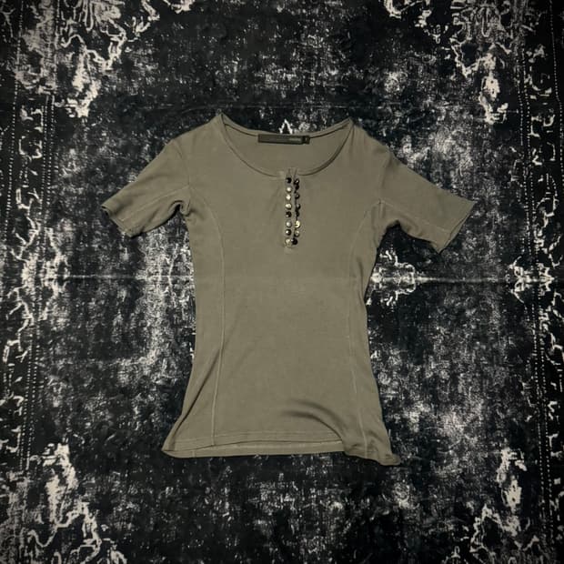 “ SCHLUSSEL” Beads Detail Short T-shirt