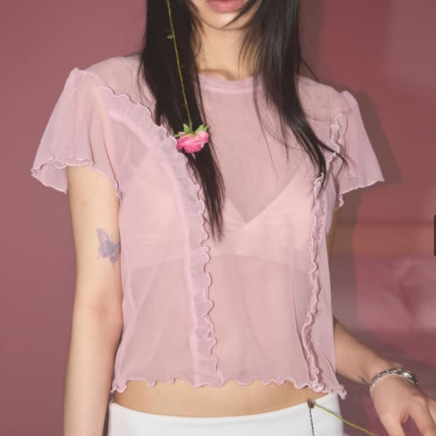 노피셜노피스 백 로고 프릴 티셔츠 핑크
