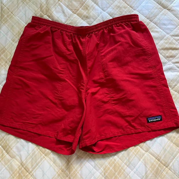 파타고니아 배기스 5인치 레드 M