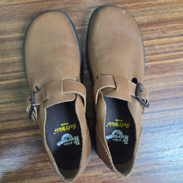 닥터마틴 패트리샤 브라운 38eu 240