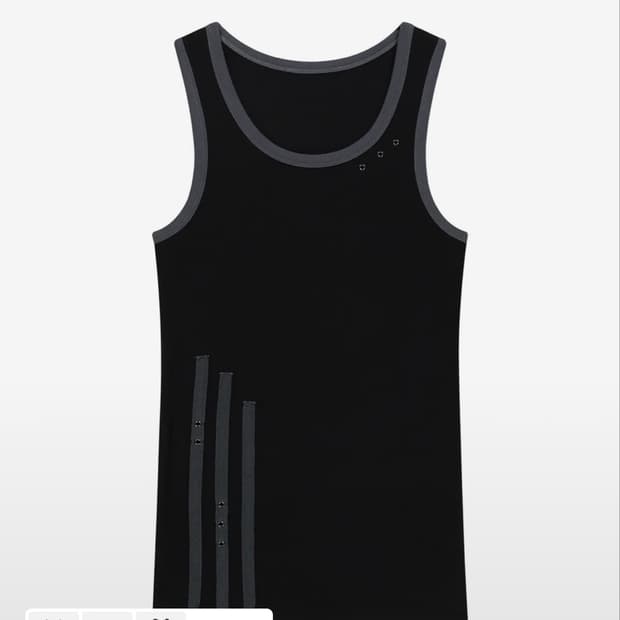 아캄 3-Lined Eyelet Sleeveless (Black)