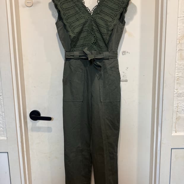 칙스라벨 린넨 점프수트