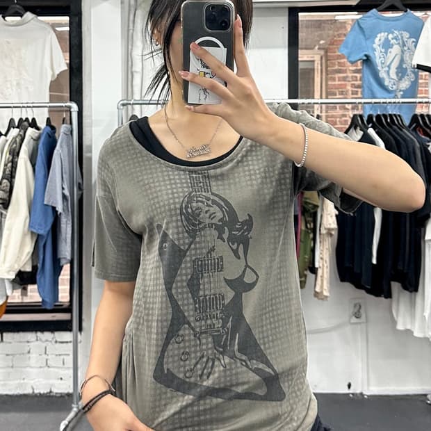 히스테릭 글래머 기타걸 티셔츠