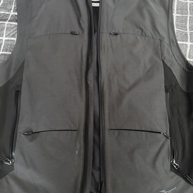 인사일런스 미즈노 vest