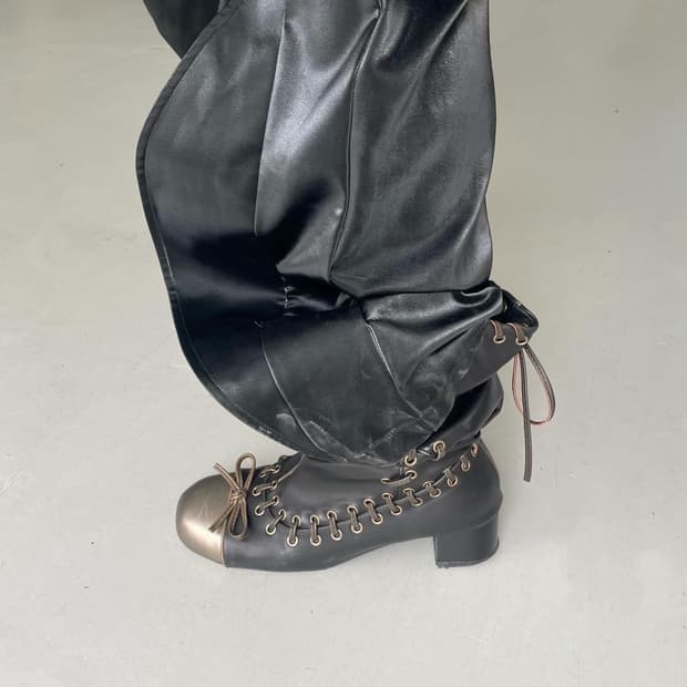 Glossy balloon leather long pants