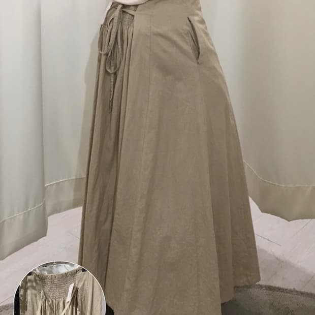 베이지 스트랩 데일리 스커트