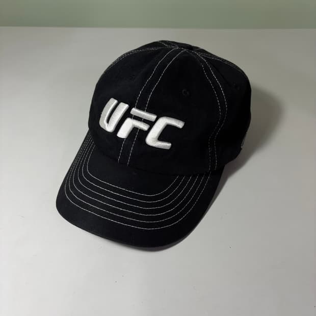 FREE UFC 블랙 스티치 볼캡