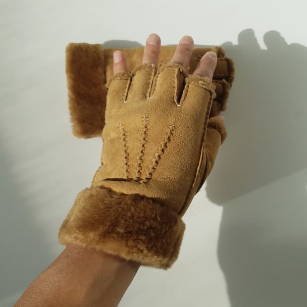 Shearling fingerless gloves