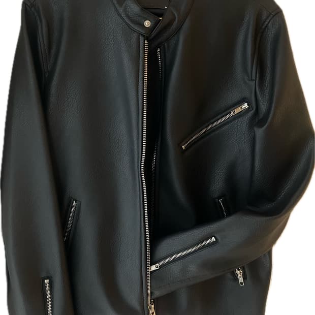 Heavy Smoker 브랜드의 블랙 레더 자켓