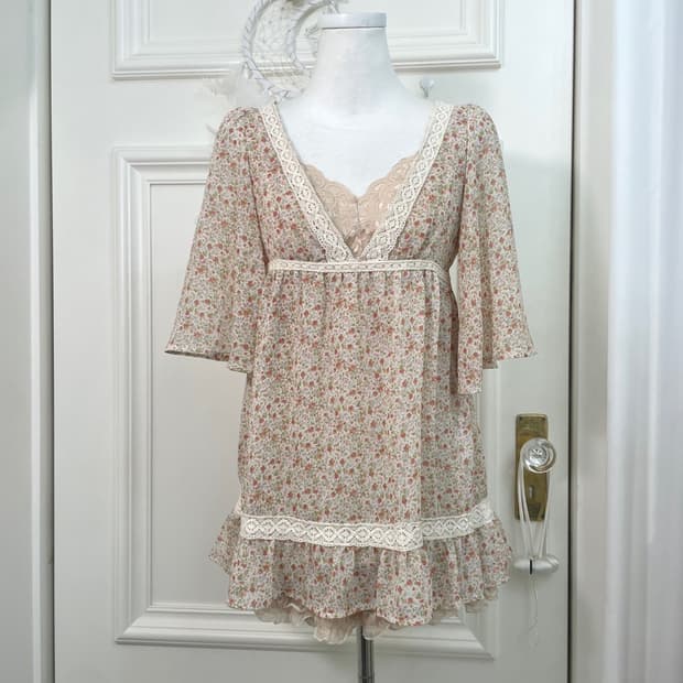 flower lace trim blouse&beige lace cotto
