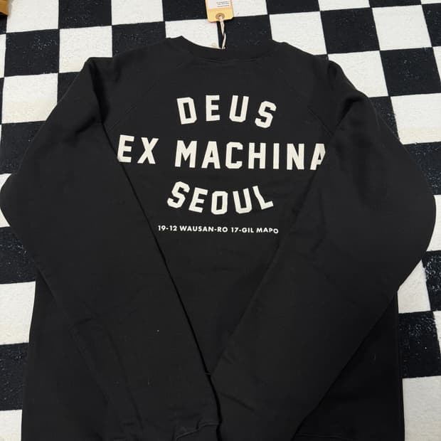 플리마켓🔥 데우스 서울 컬리지 맨투맨 블랙