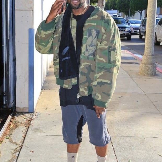 [260] Yeezy Boost 750 light grey 