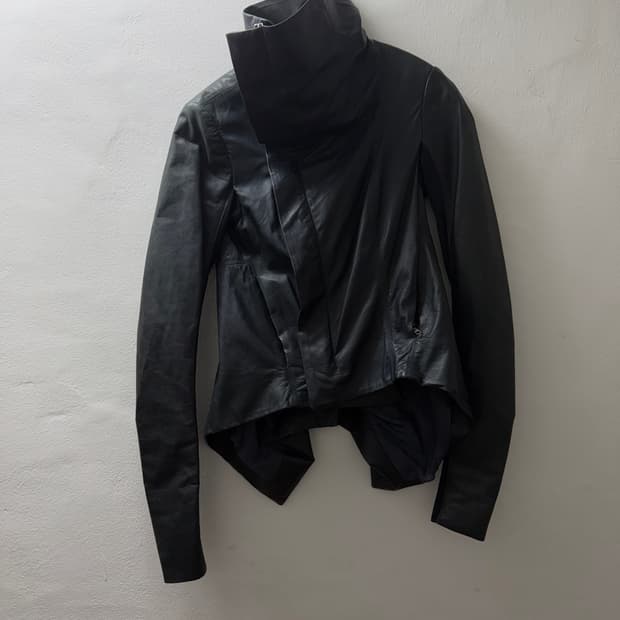 릭오웬스맛 비대칭사선자켓