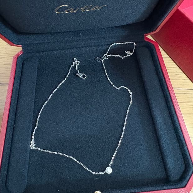 까르띠에 화이트골드 다이아 xs목걸이 풀박스 25년 구매