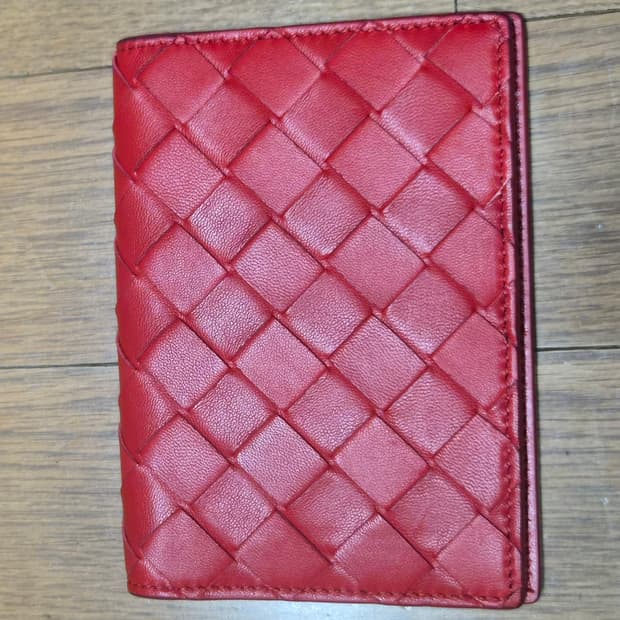 (정품) 보테가베네타 여권지갑 (명품 장지갑 반지갑 카드지갑)
