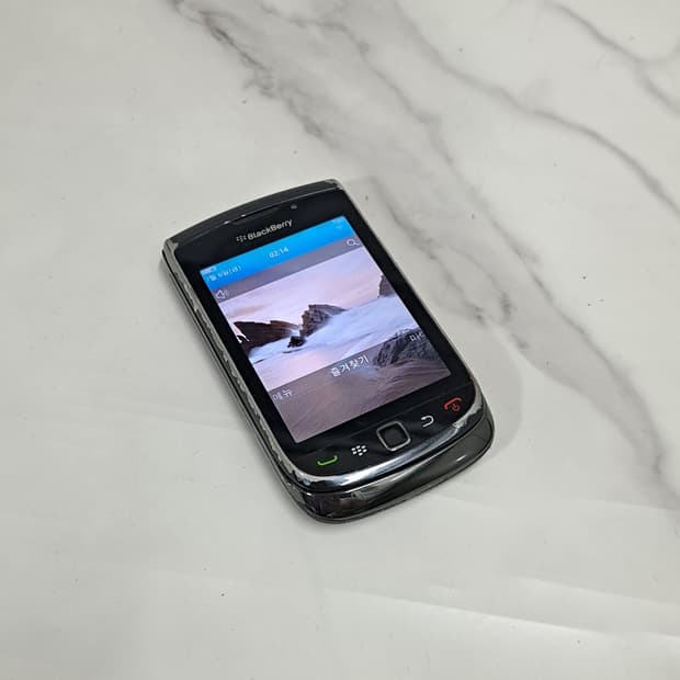 올드폰 빈티지 카메라 블랙베리폰 토치 9800