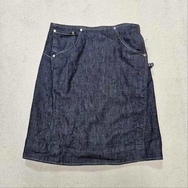 리바이스 엔지니어드 데님 스커트