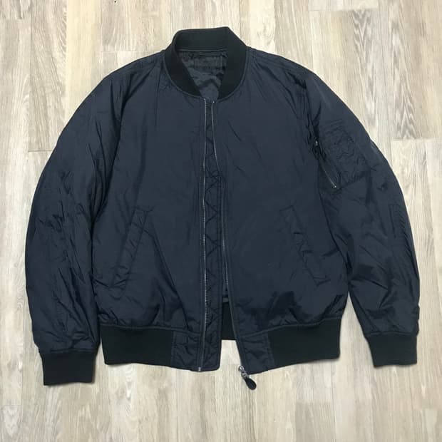 유니클로 ma-1 봄버 항공점퍼 M사이즈 블랙