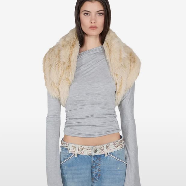 스컬프터 오프숄더 그레이 Shell Button Sleeve Top